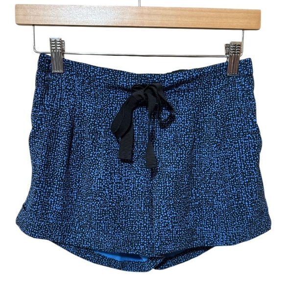 EUC - Lululemon Spring Break Away Short II Blue and Black Print Size 4 - Picture 7 of 9